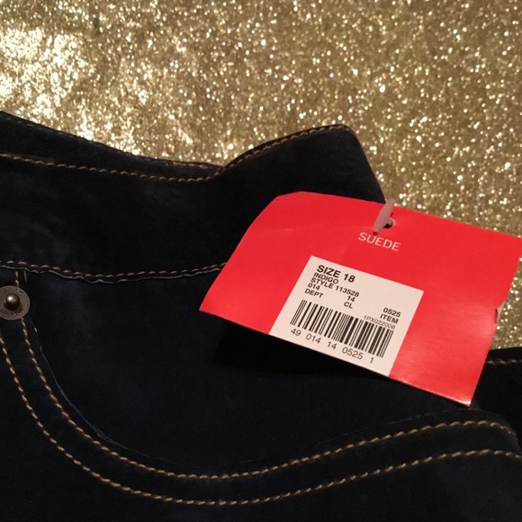 ⚫️🔵 LADIES ISAAC MIZRAHI GENUINE SUEDE SKIRT 🔵⚫️ - Picture 9 of 9